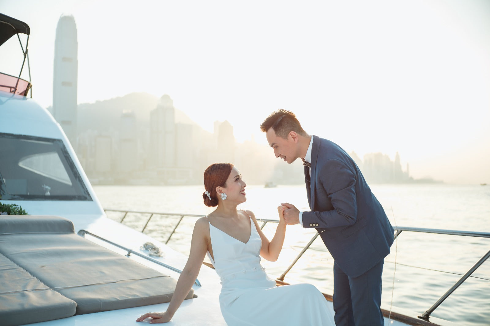 2024 2025 香港遊艇海上Prewedding Package, 香港遊艇，香港遊艇海上Prewedding Package, 香港遊艇租借，香港寵物友善遊艇拍攝，香港寵物友善遊艇Prewedding Package，香港遊艇Prewedding 推薦，海上Prewedding